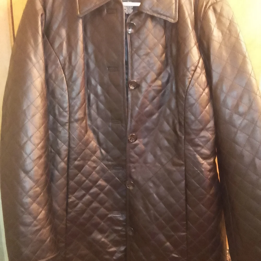 Neiman‎ Marcus Black Quilted Trench Coat